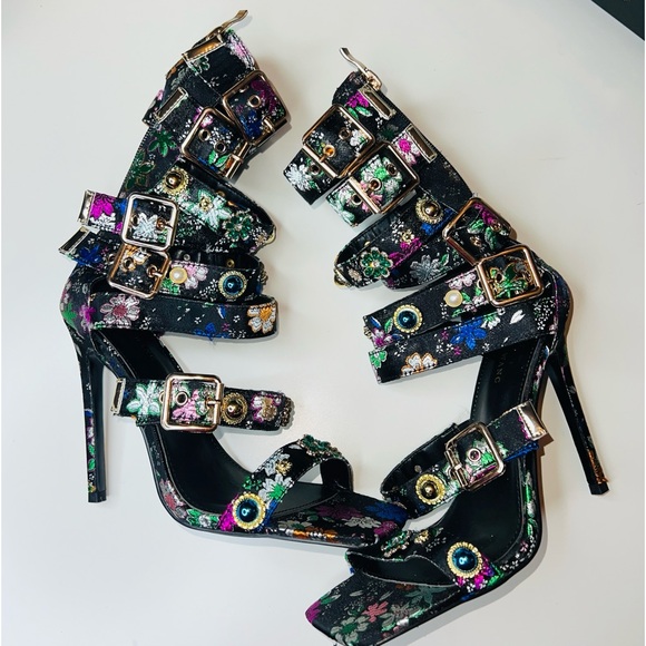 AZALEA WANG YOUR HONOR BROCADE EMBELLISHED GLADIATOR SANDAL IN BLACK 7.5 - Picture 1 of 4